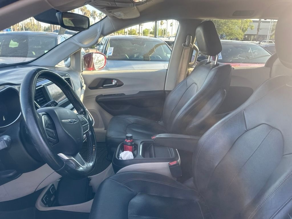 Used 2019 Red Chrysler Touring L image 8