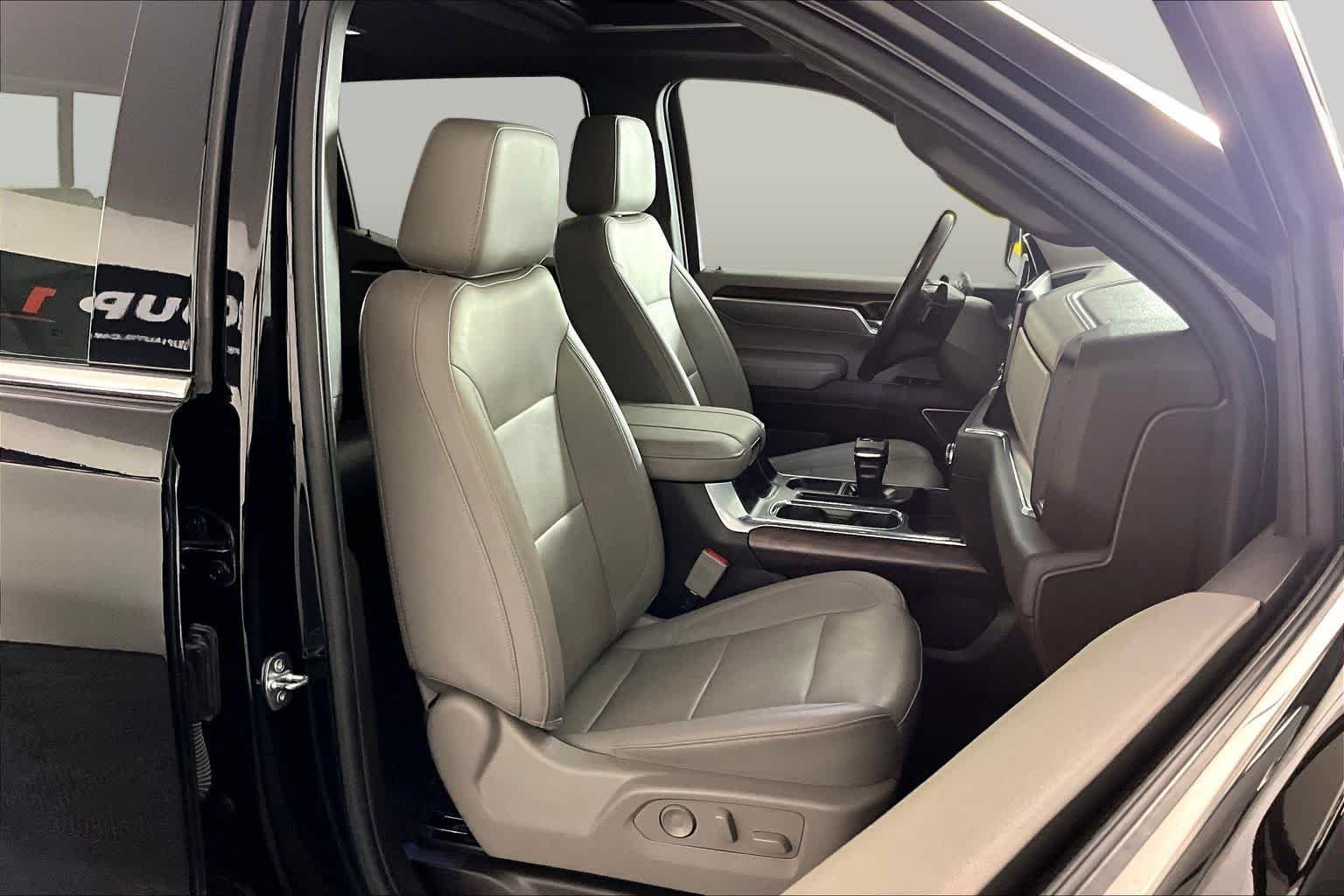 Used 2023 Onyx Black GMC SLT image 9