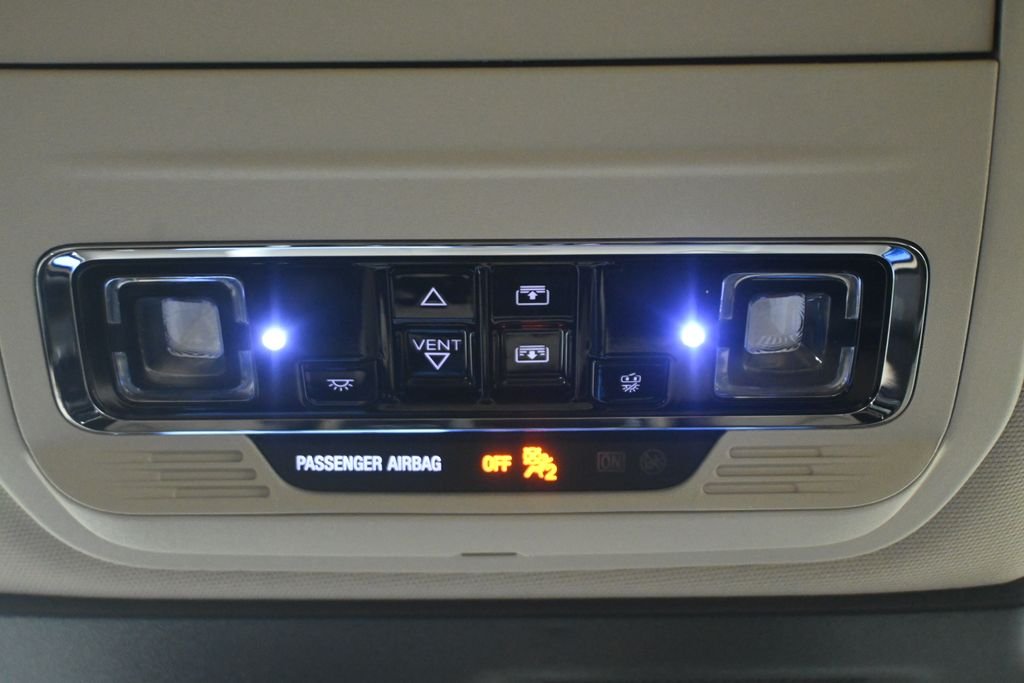 Used 2024 White Lincoln Premiere image 24