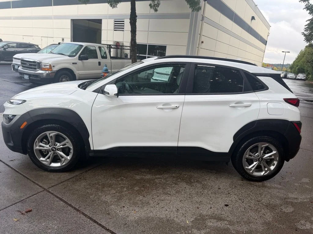 Used 2022 Lunar White Hyundai SEL image 7
