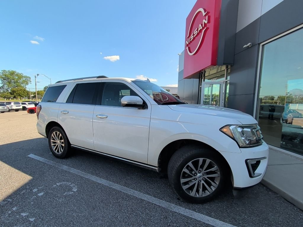 Used 2018 White Ford Limited image 4