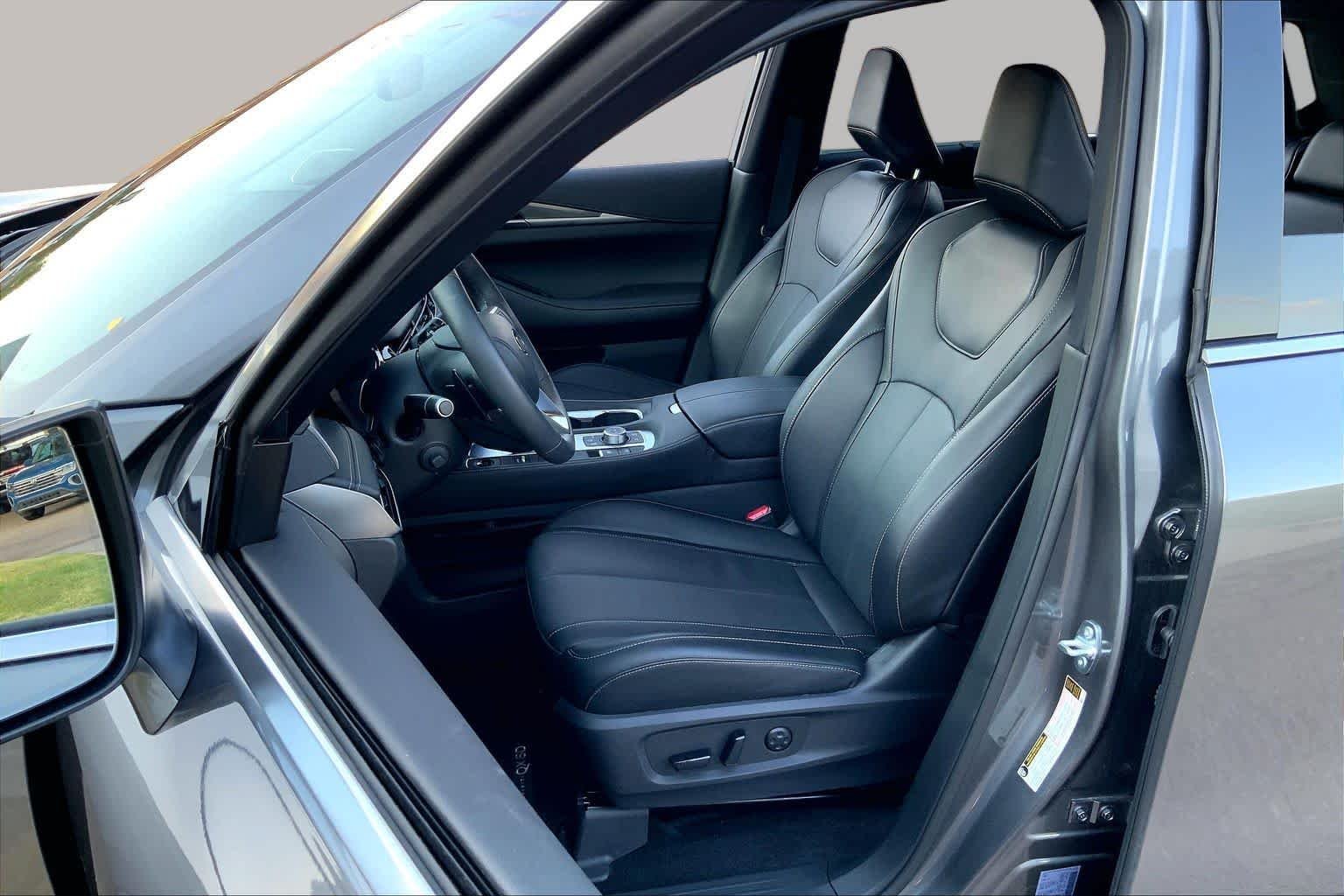 Used 2026 Graphite Shadow INFINITI LUXE image 7