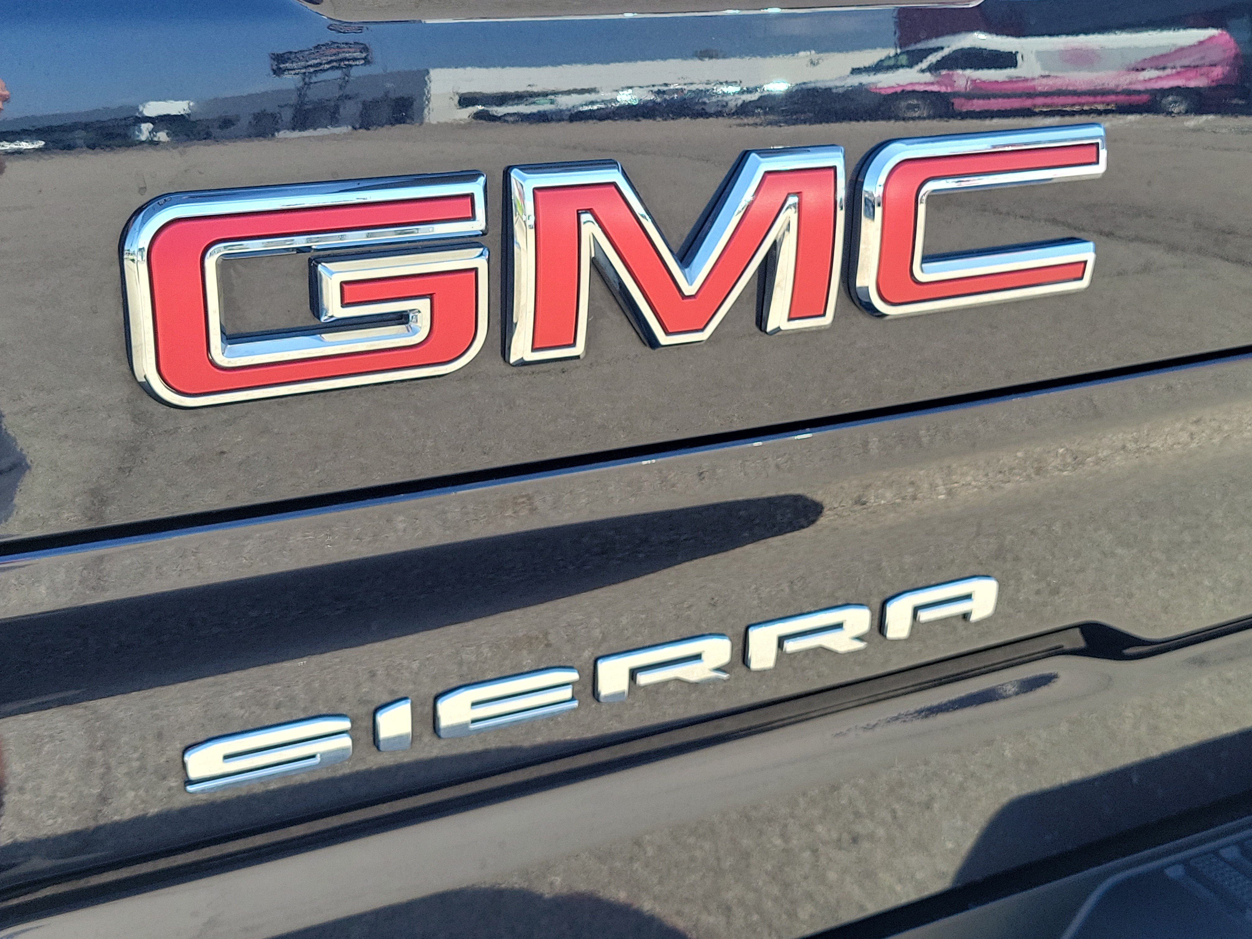 Used 2025 Titanium Rush Metallic GMC SLT image 7