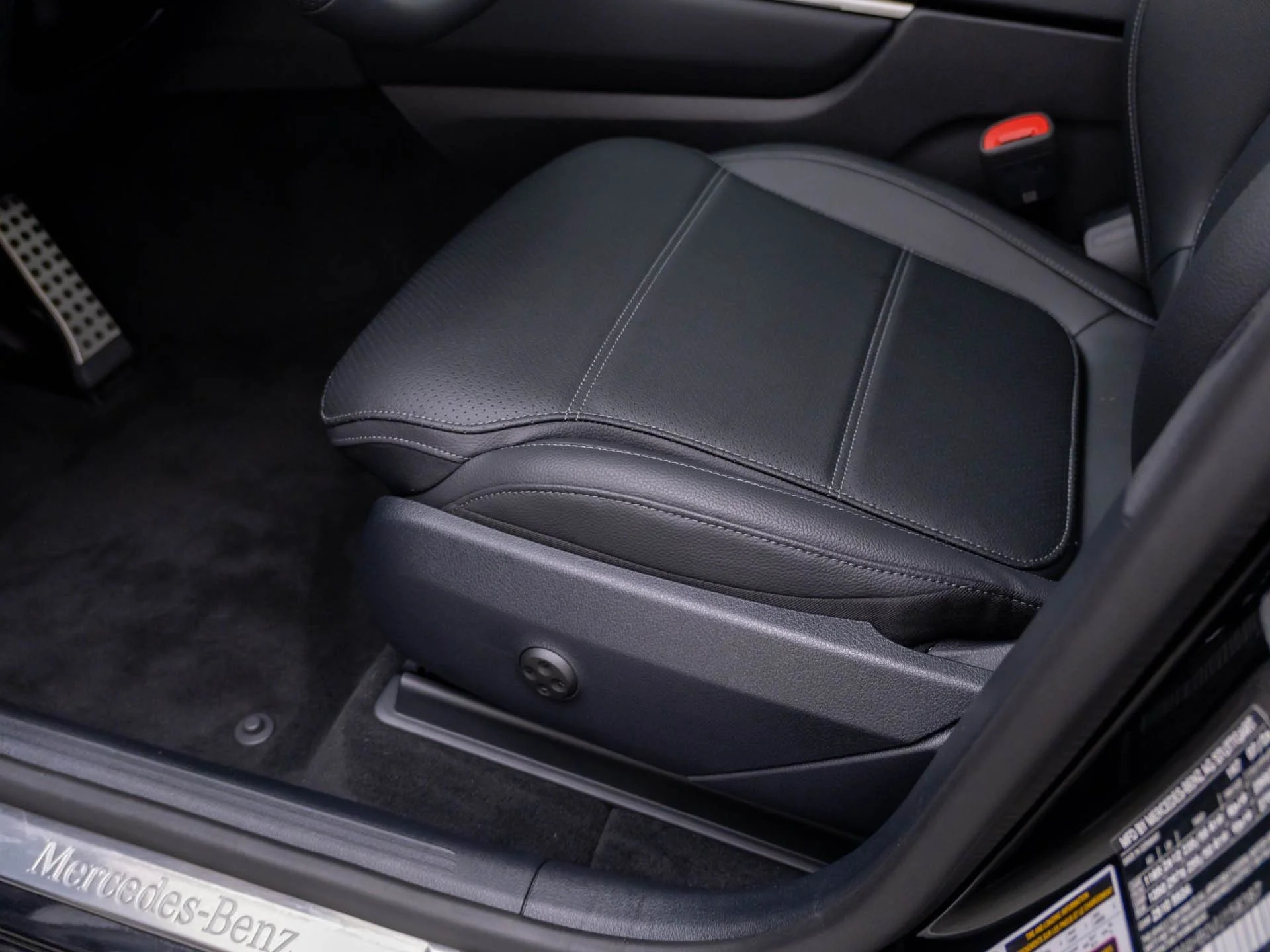 New 2027 Black Mercedes-Benz GLC 300 image 18
