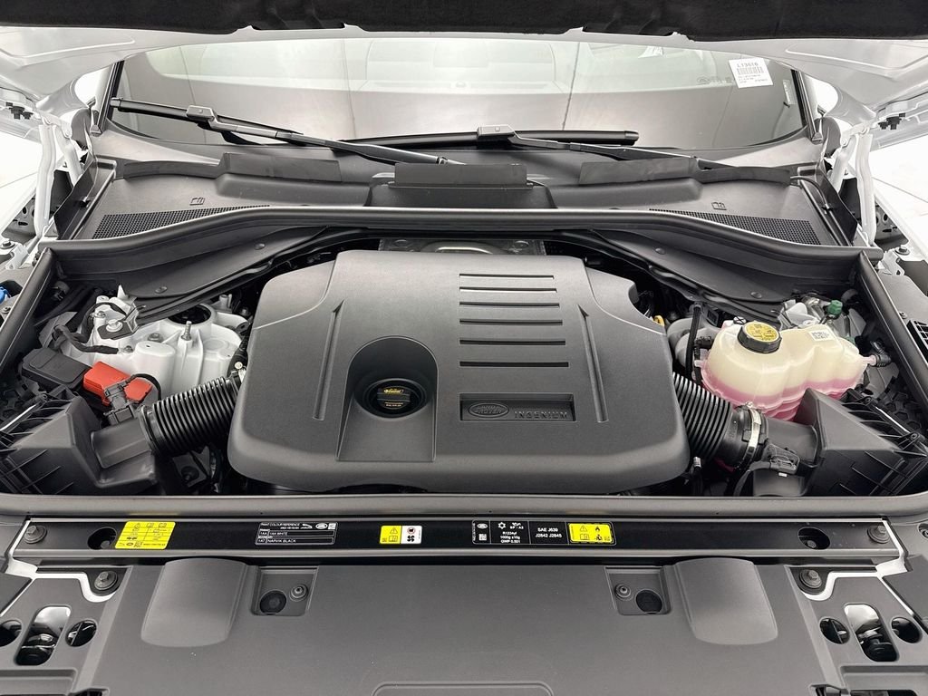 New 2026 Fuji White Land Rover Dynamic SE image 28