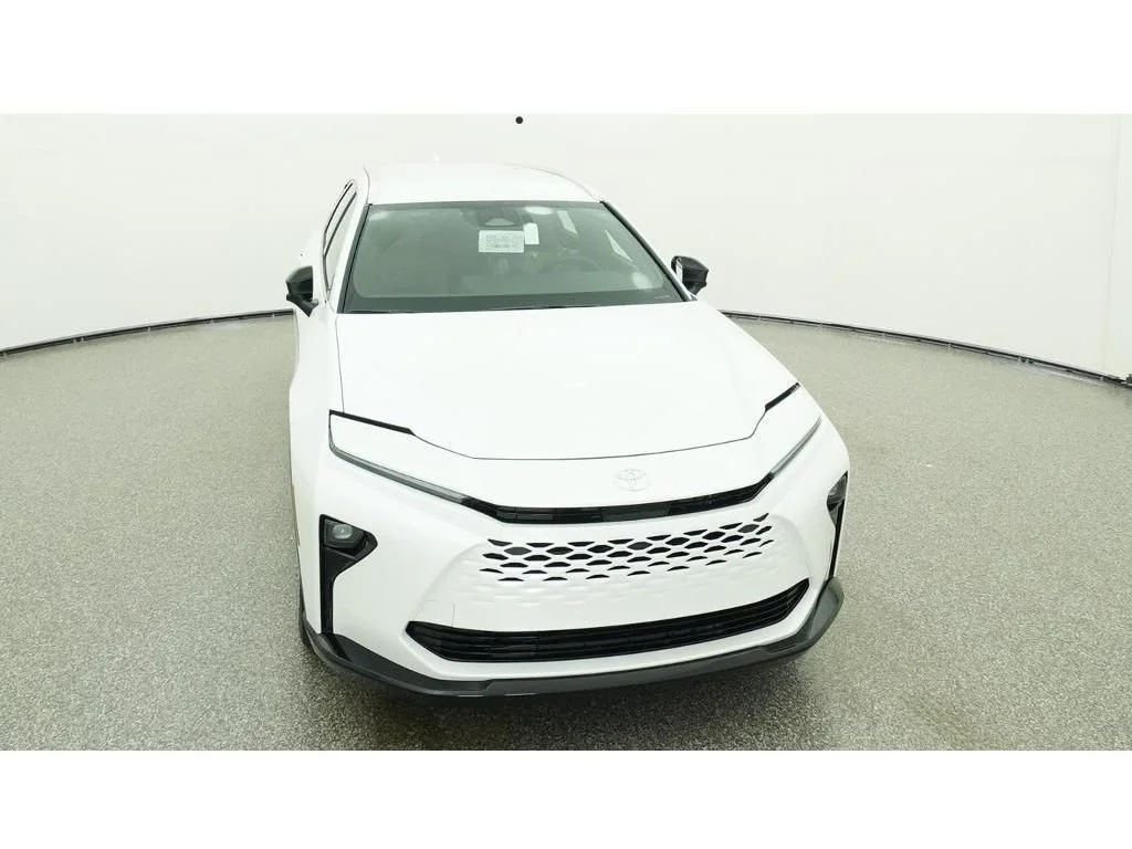 New 2026 Oxygen White Toyota XLE image 14