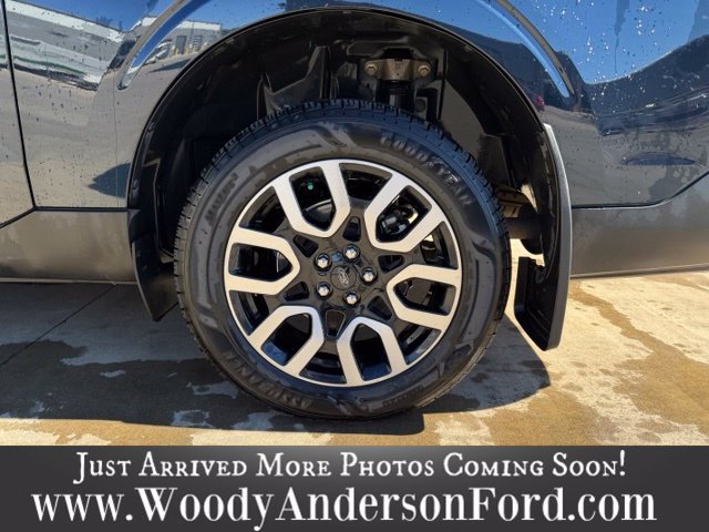 Used 2022 Blue Ford Lariat image 7