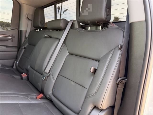 Used 2024 White GMC SLT image 18