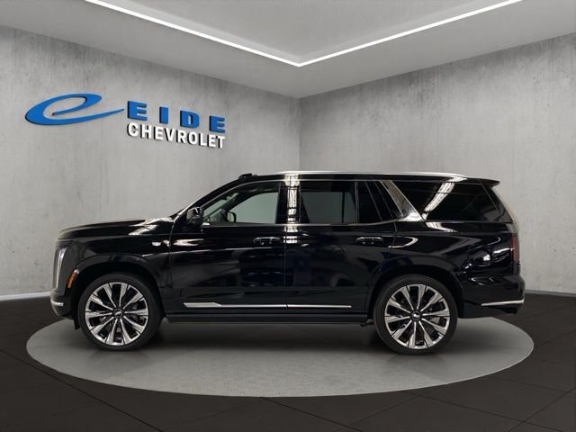 Used 2025  Cadillac Premium Luxury image 9