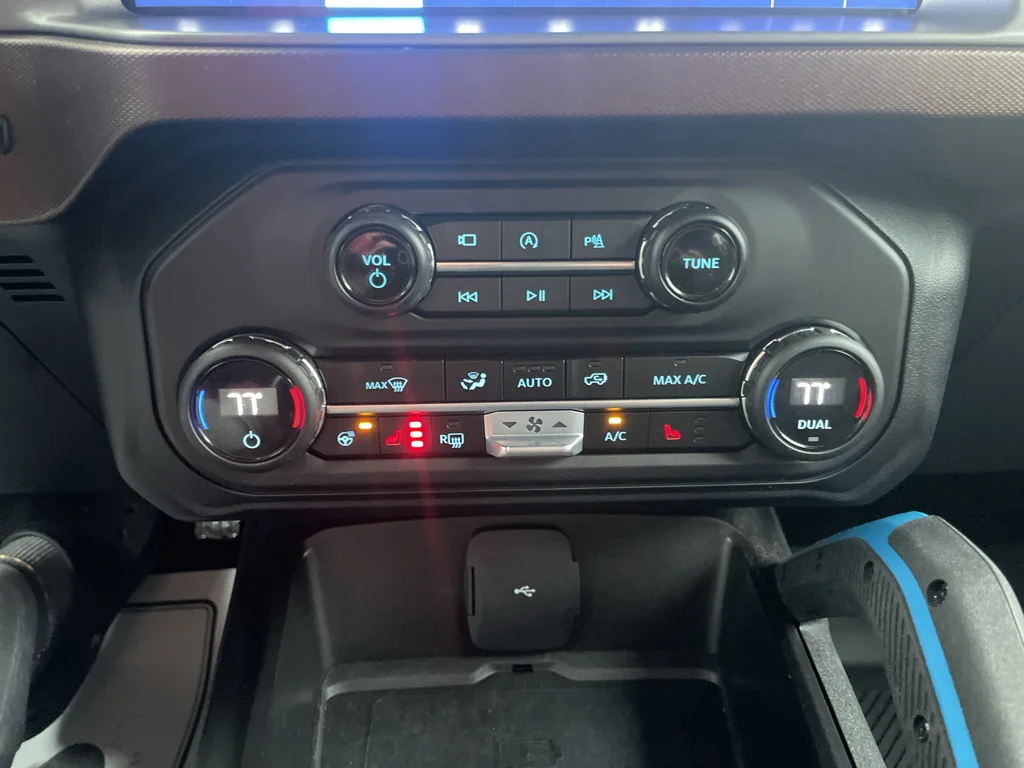 2023 Ford Bronco 4-Door Outer Banks - Photo 24