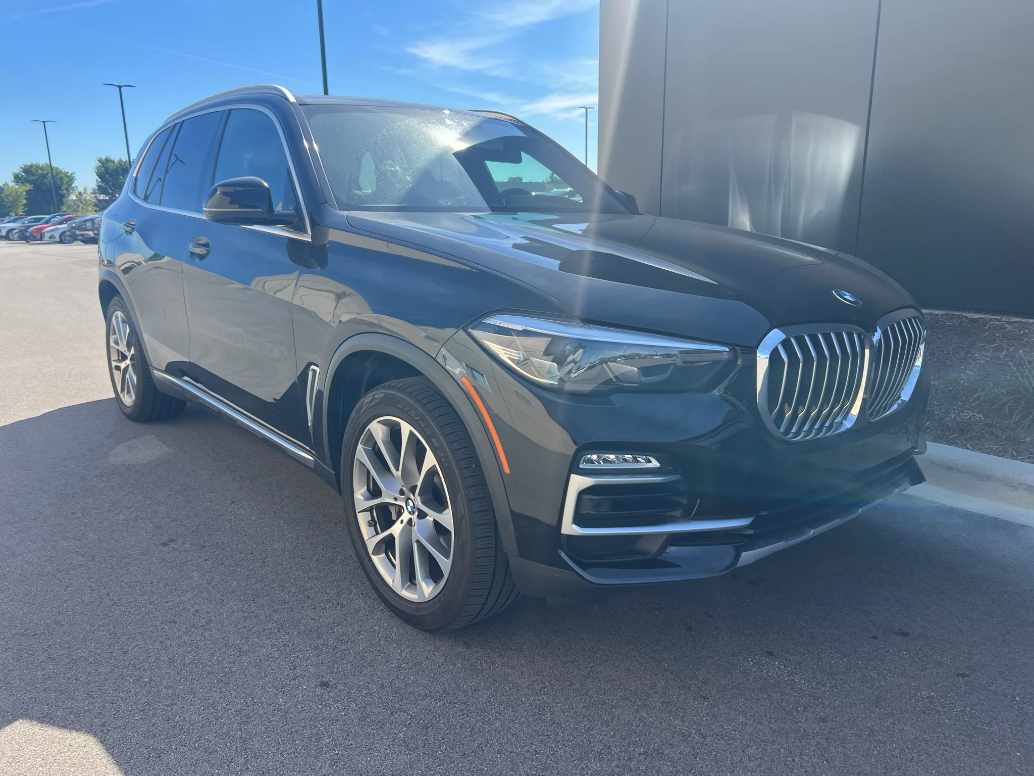 Used 2019 Jet Black BMW xDrive40i image 1