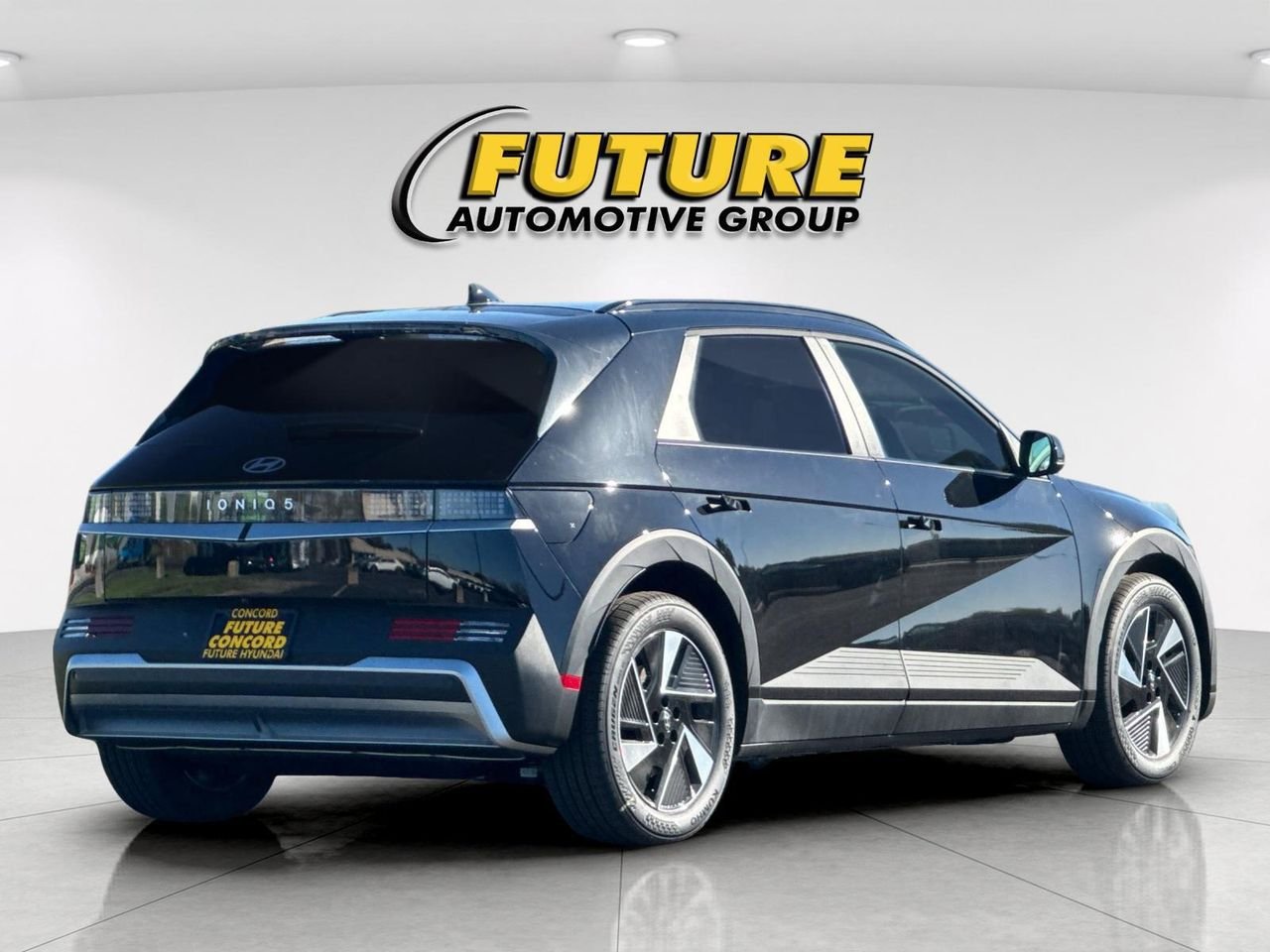 New 2027 Black Hyundai SEL image 3