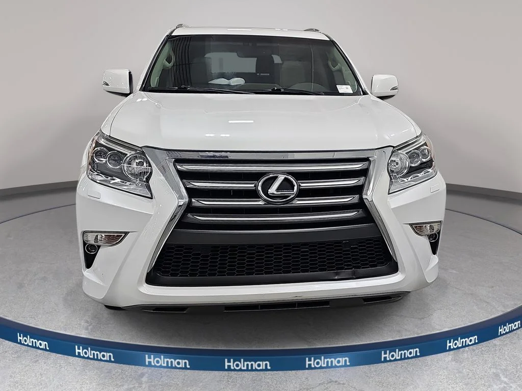 Used 2019 White Lexus 460 image 3