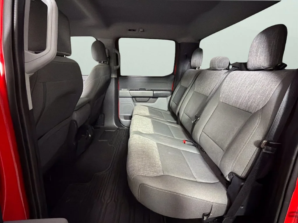 Used 2021  Ford XL image 27