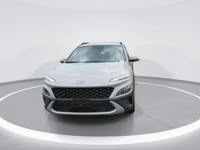 Used 2023 Silver Hyundai SEL image 3