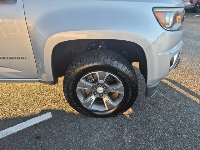 Used 2015 Silver Chevrolet Z71 image 10