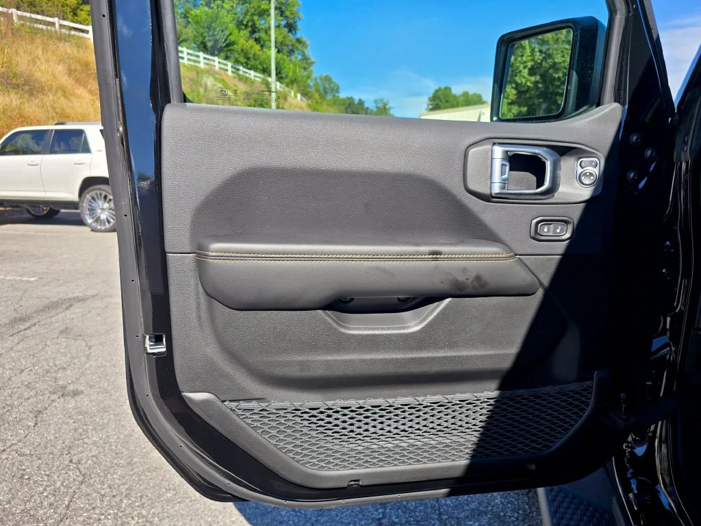 New 2027 Black Jeep Sahara image 35