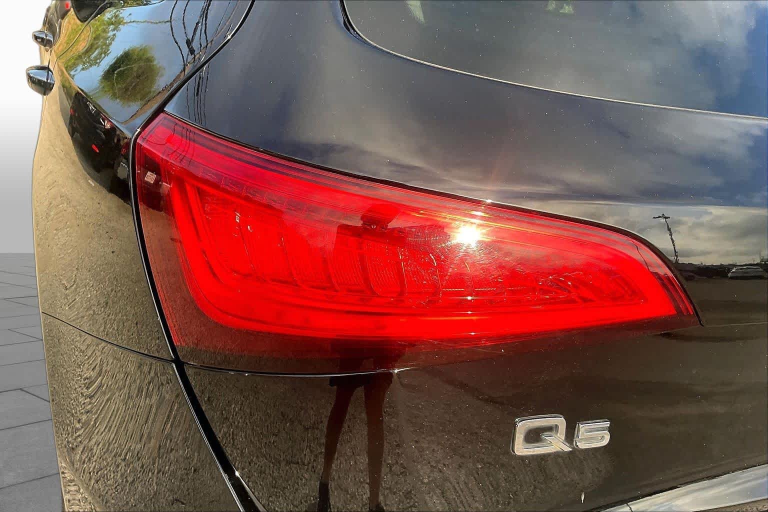 Used 2017 Brilliant Black Audi Premium image 29