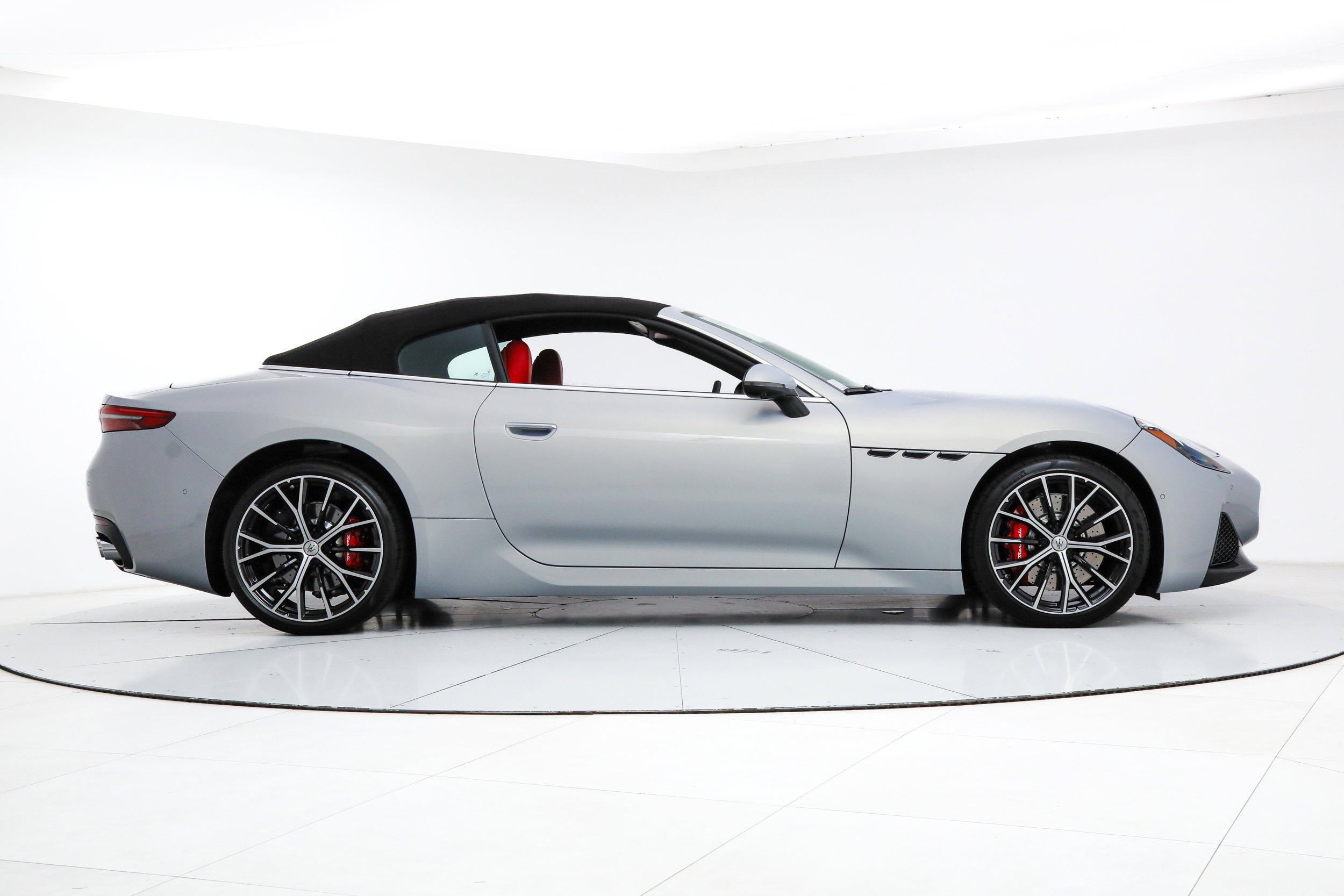 Used 2026 White Maserati  image 5