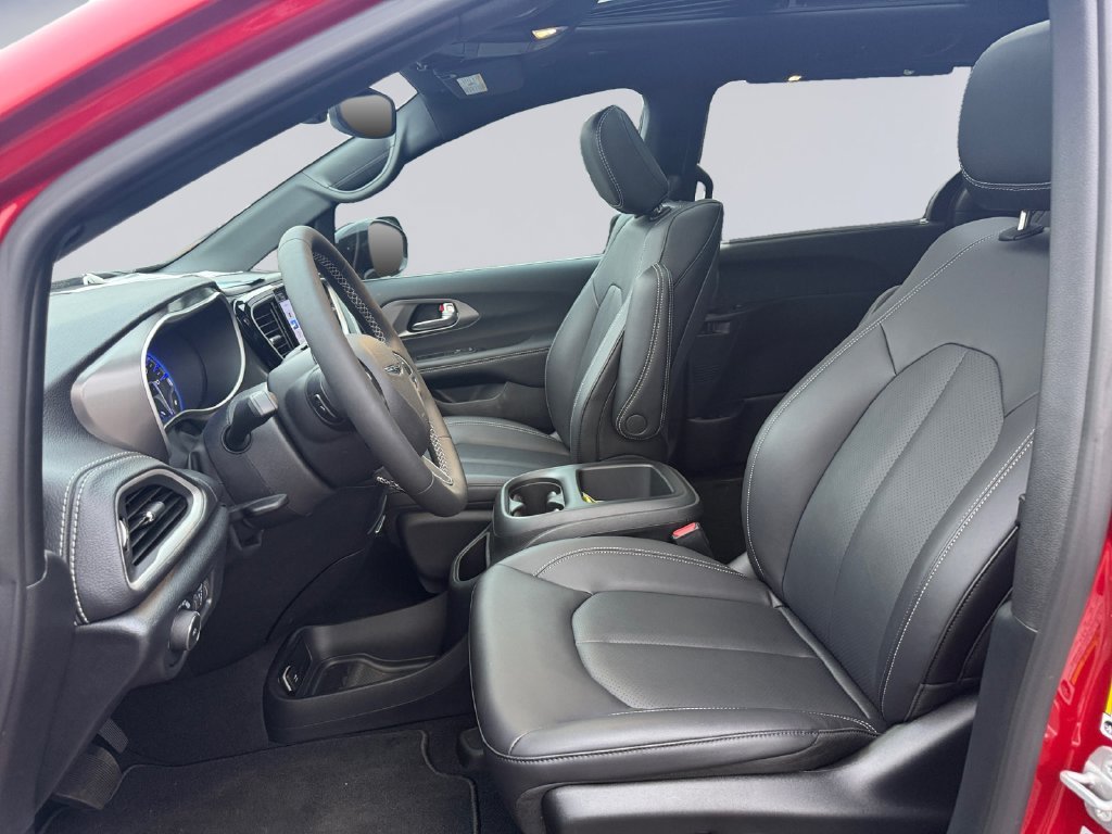 2026 Chrysler Pacifica Select - Photo 12