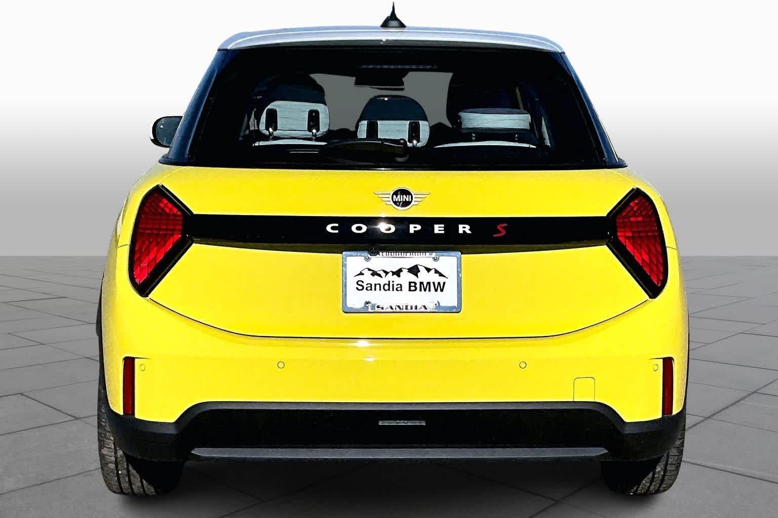 New 2026 Sunny Side Yellow MINI Iconic image 4