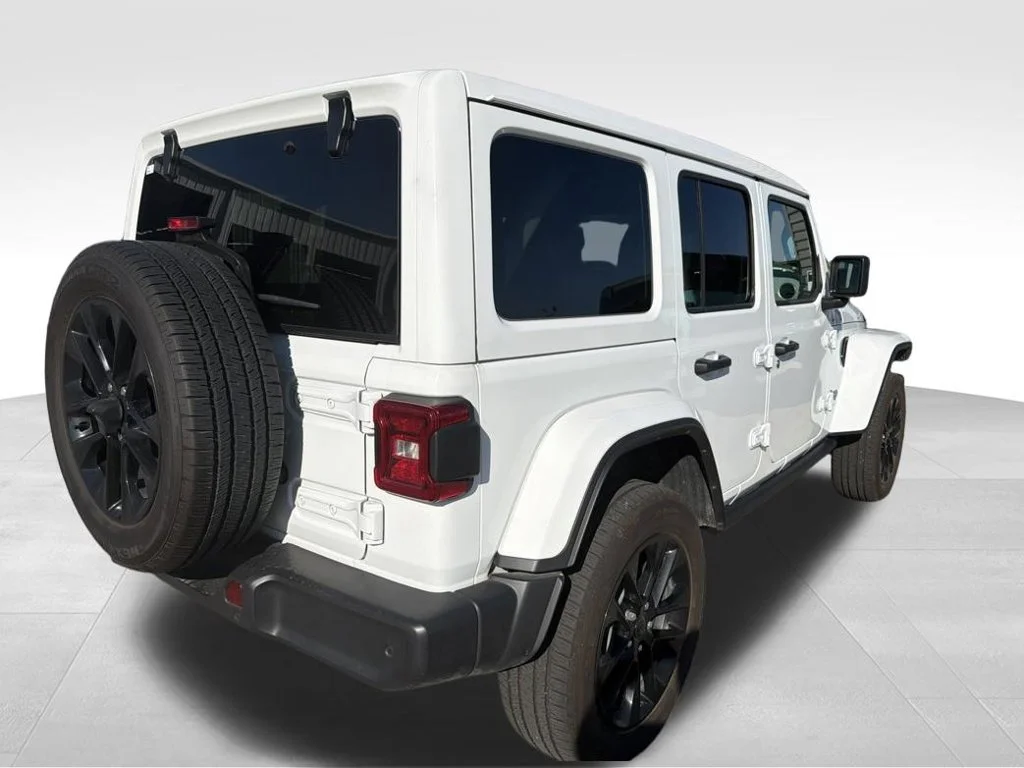 Used 2025 White Jeep Sahara 4xe image 27