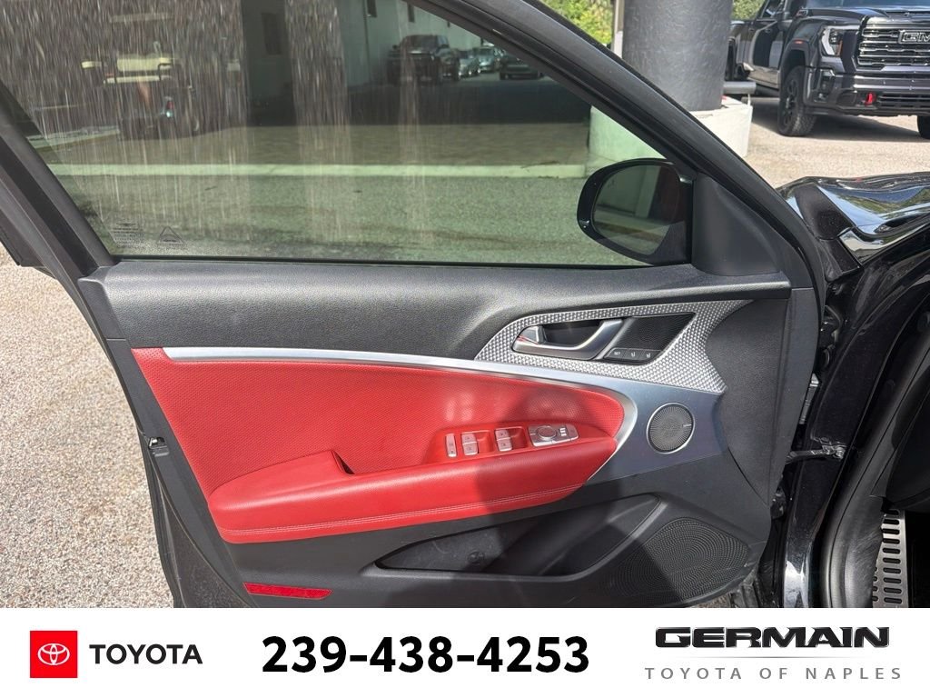 Used 2023 Black Genesis 2.0T image 14