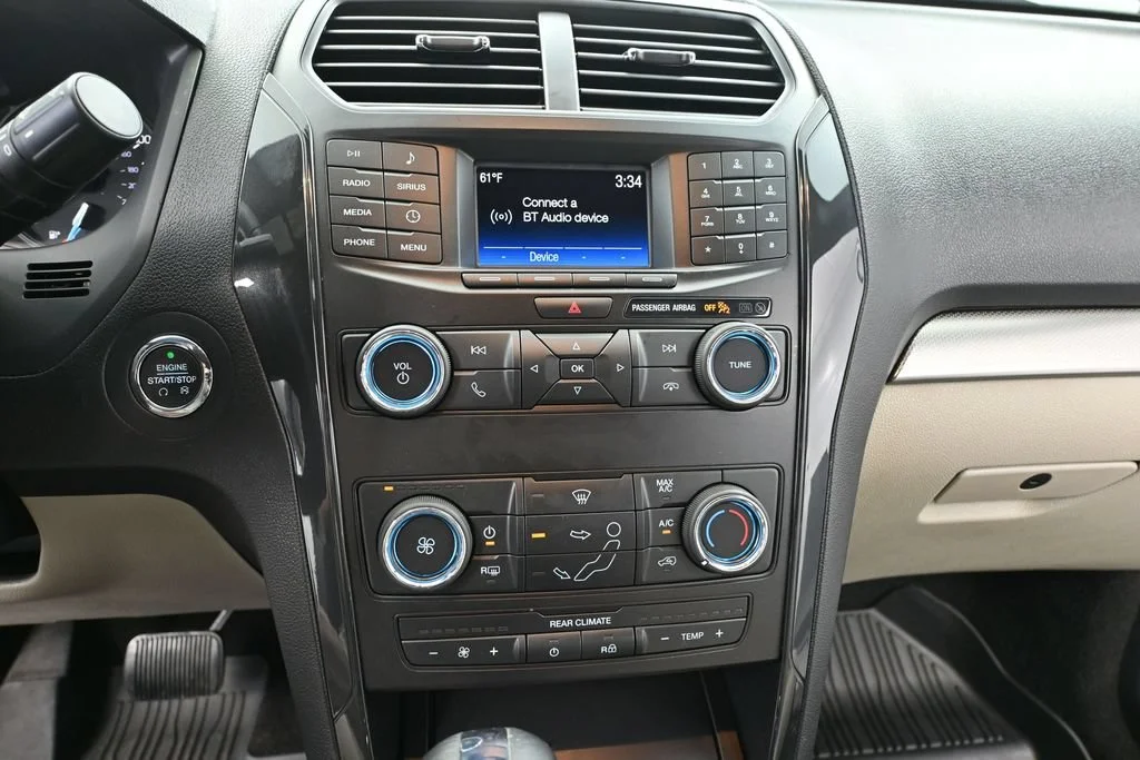 Used 2019 White Ford XLT image 23