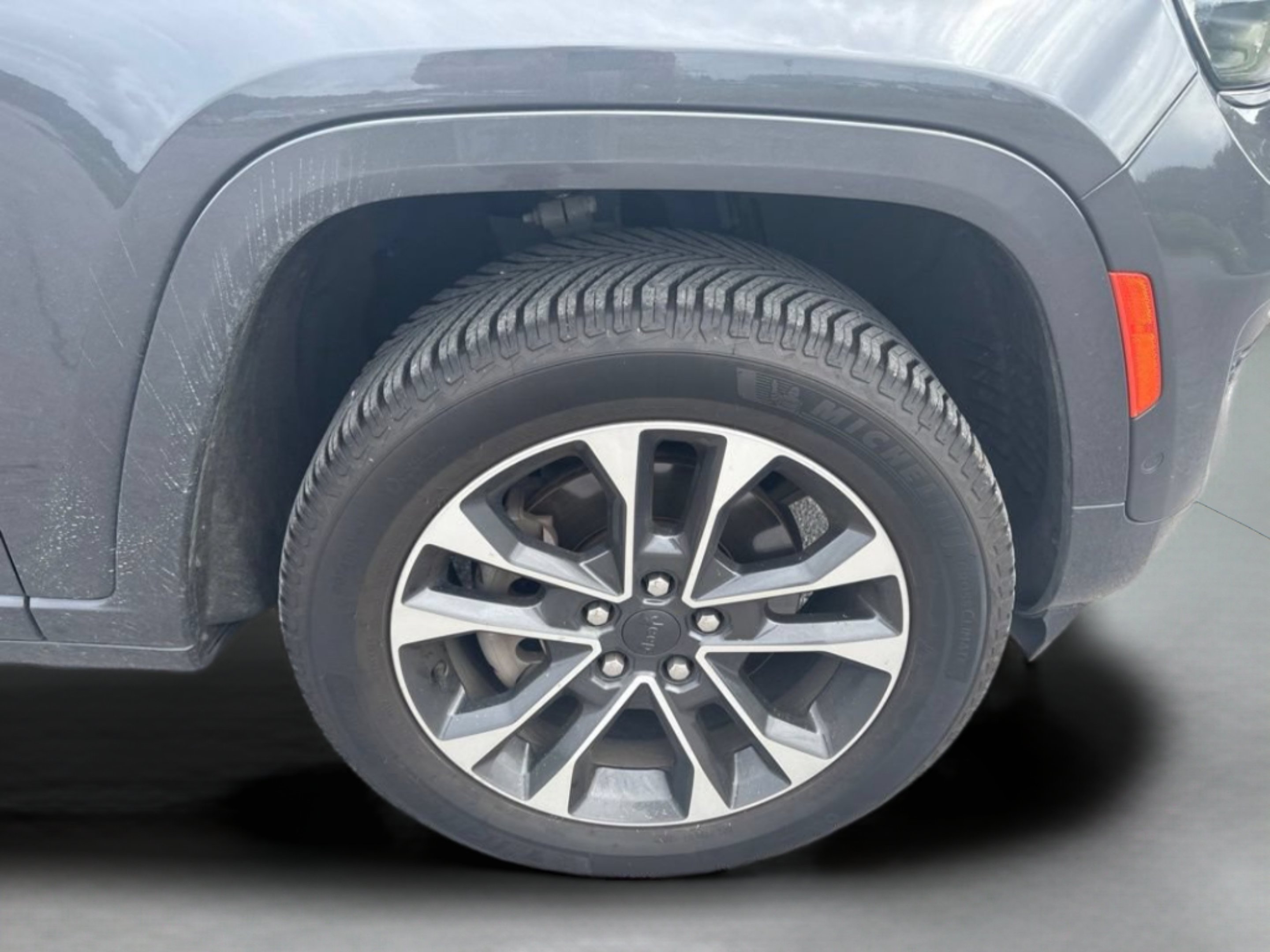 Used 2023 Baltic Gray Metallic Clearcoat Jeep Overland image 40