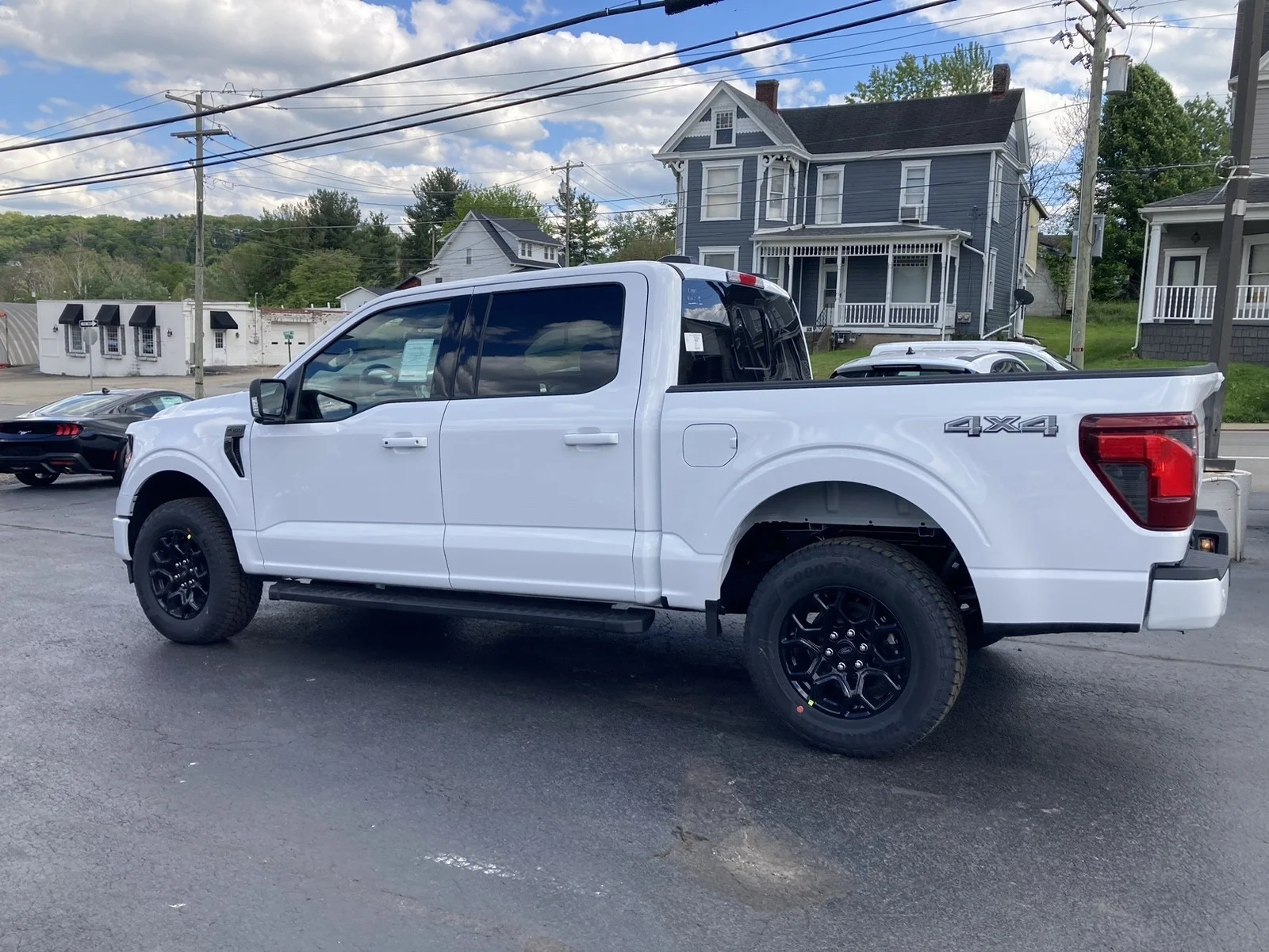 New 2026 Oxford White Ford XLT image 5