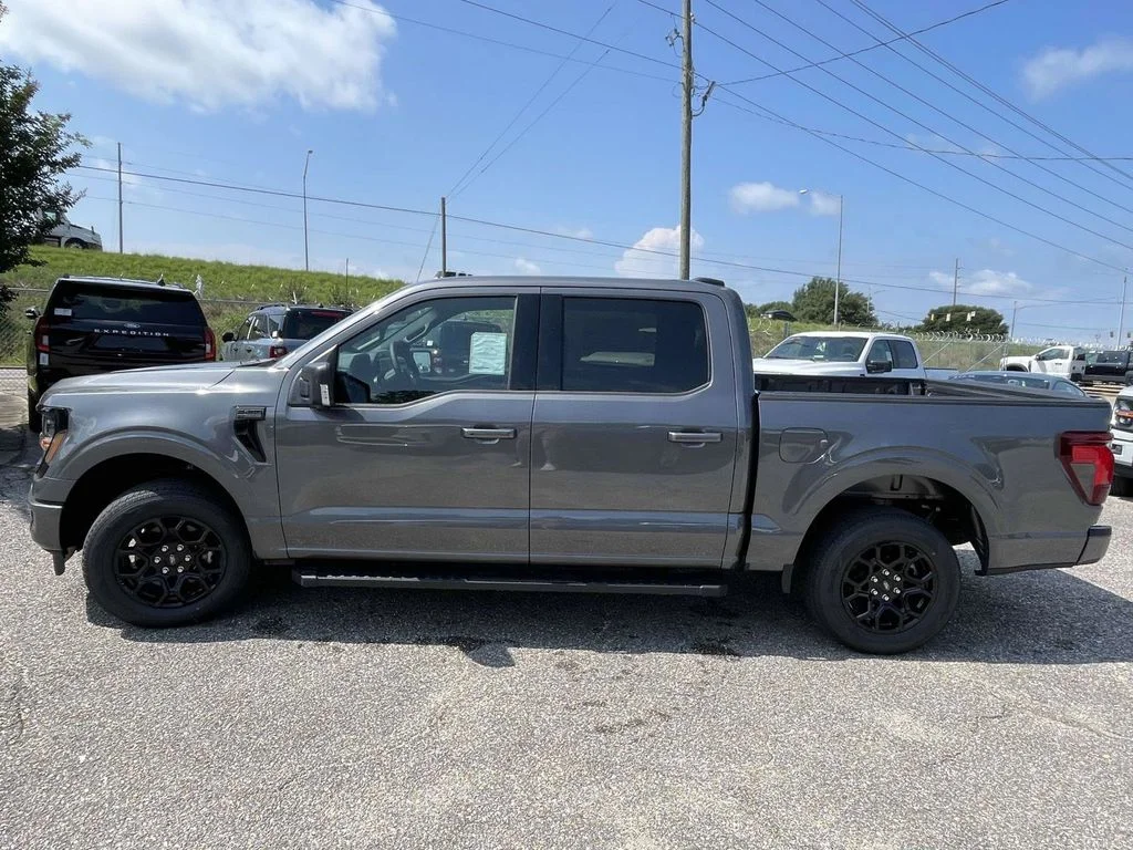 New 2026 Carbonized Gray Metallic Ford XLT image 6