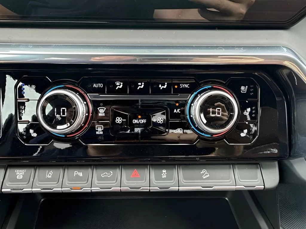 New 2026 Glacier White Tricoat GMC Denali Ultimate image 19