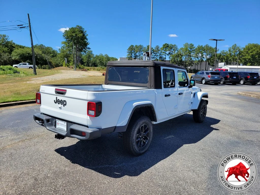 Used 2022 White Jeep Sport image 6