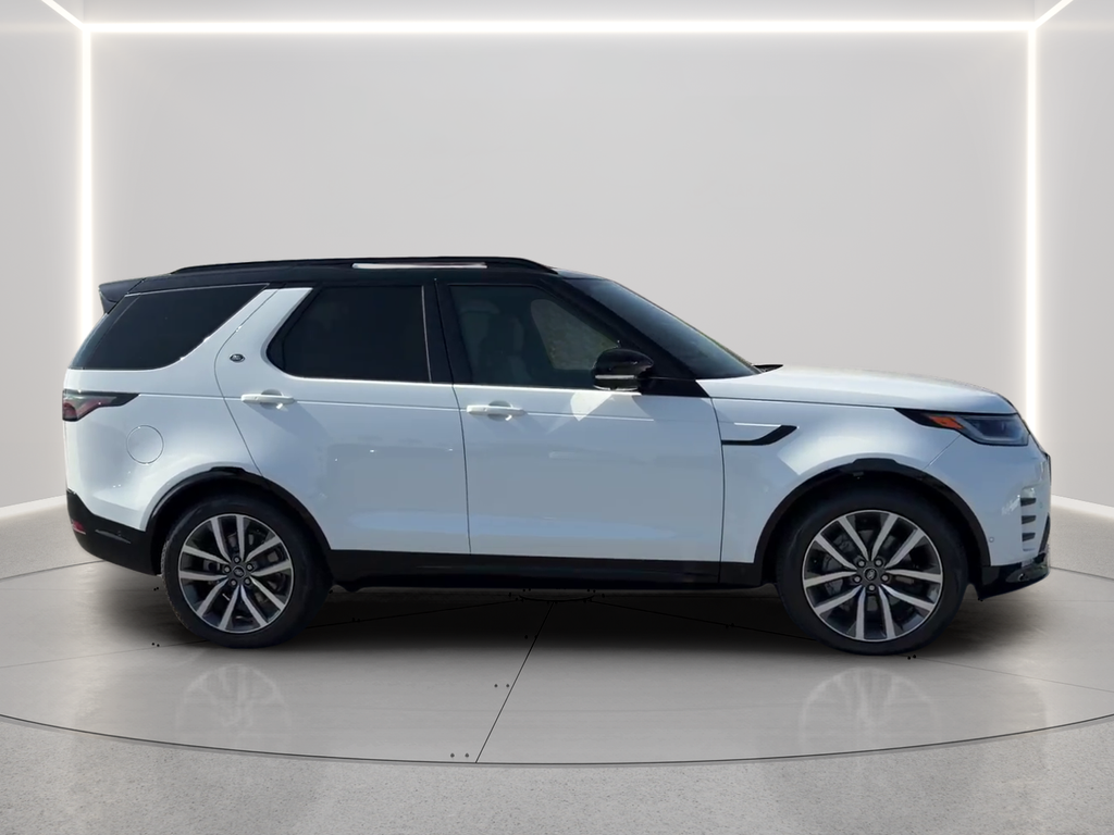 New 2026 Fuji White Land Rover Dynamic SE image 4