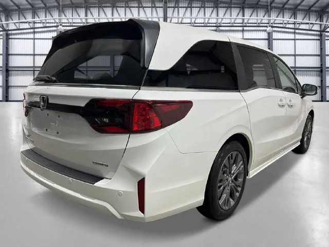 New 2026 Platinum White Pearl Honda Touring image 5