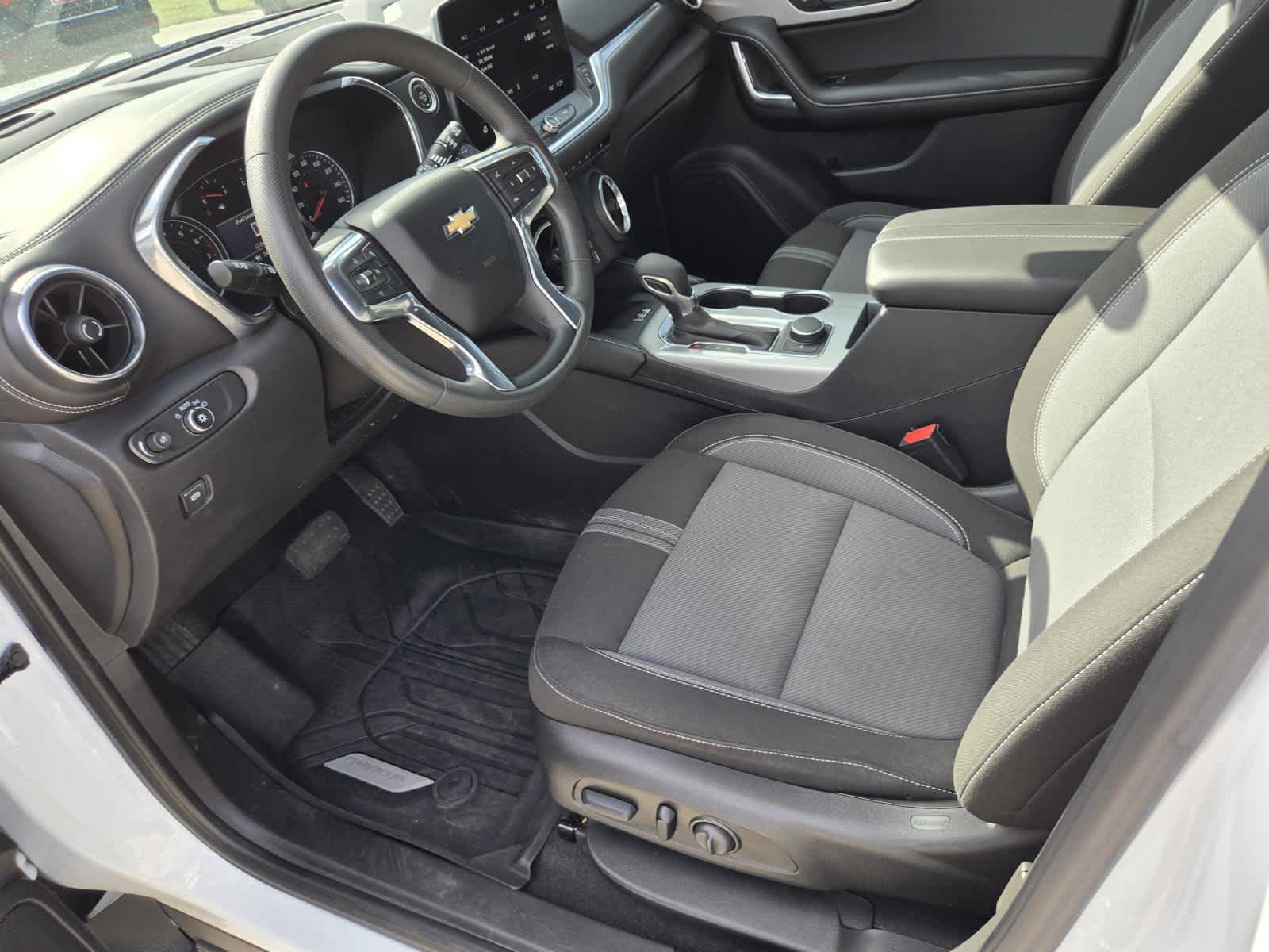 Used 2023 Summit White Chevrolet LT image 14