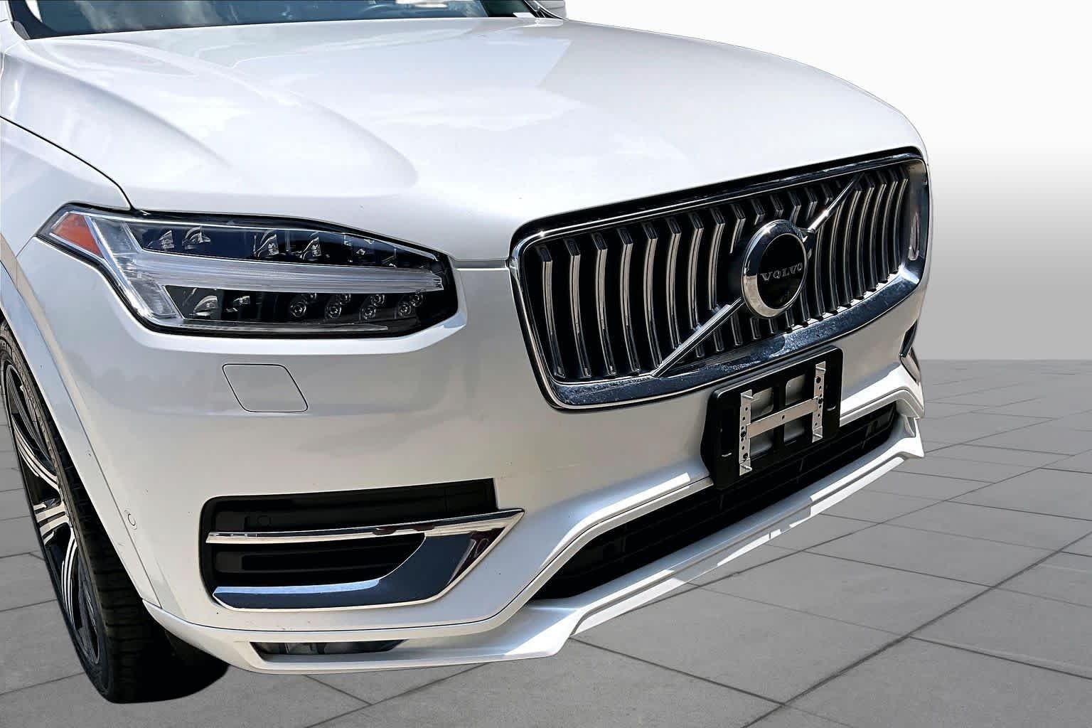 Used 2021 Crystal White Metallic Volvo Inscription image 30