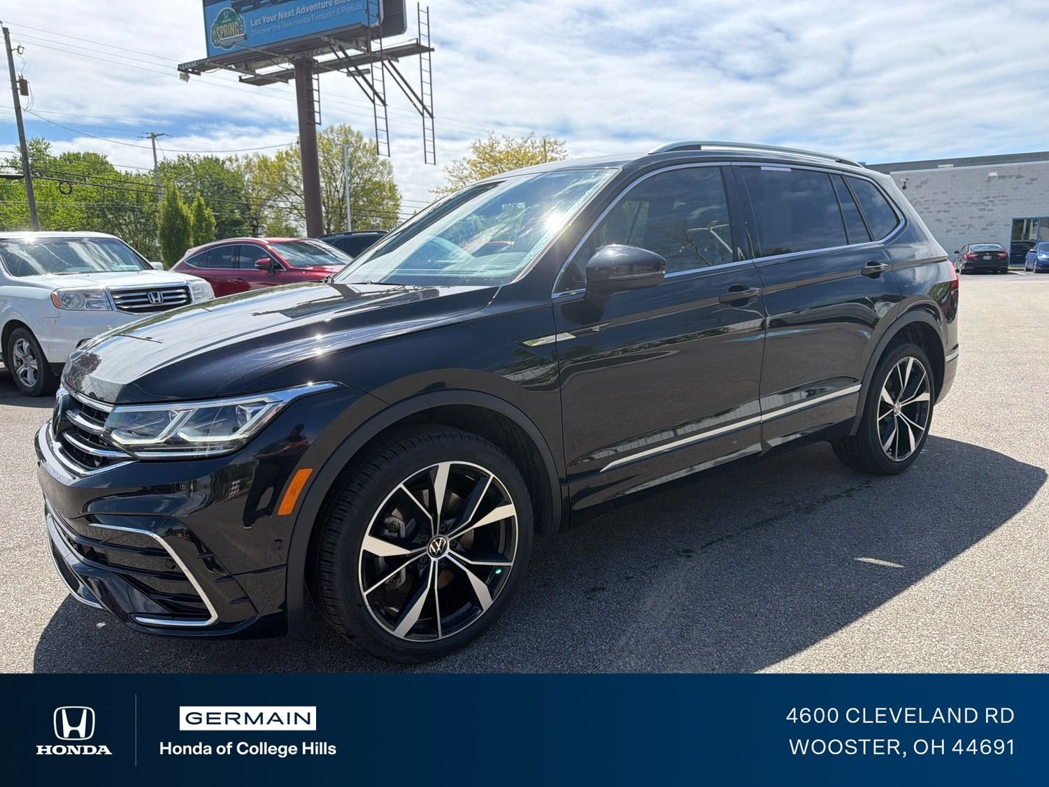 2024 Volkswagen Tiguan 2.0T SEL R-Line 4Motion's photo