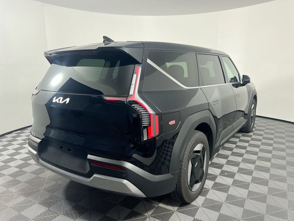 New 2026 Ebony Black Kia Light RWD image 3