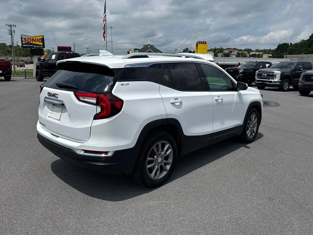 Used 2023 Summit White GMC SLT image 5