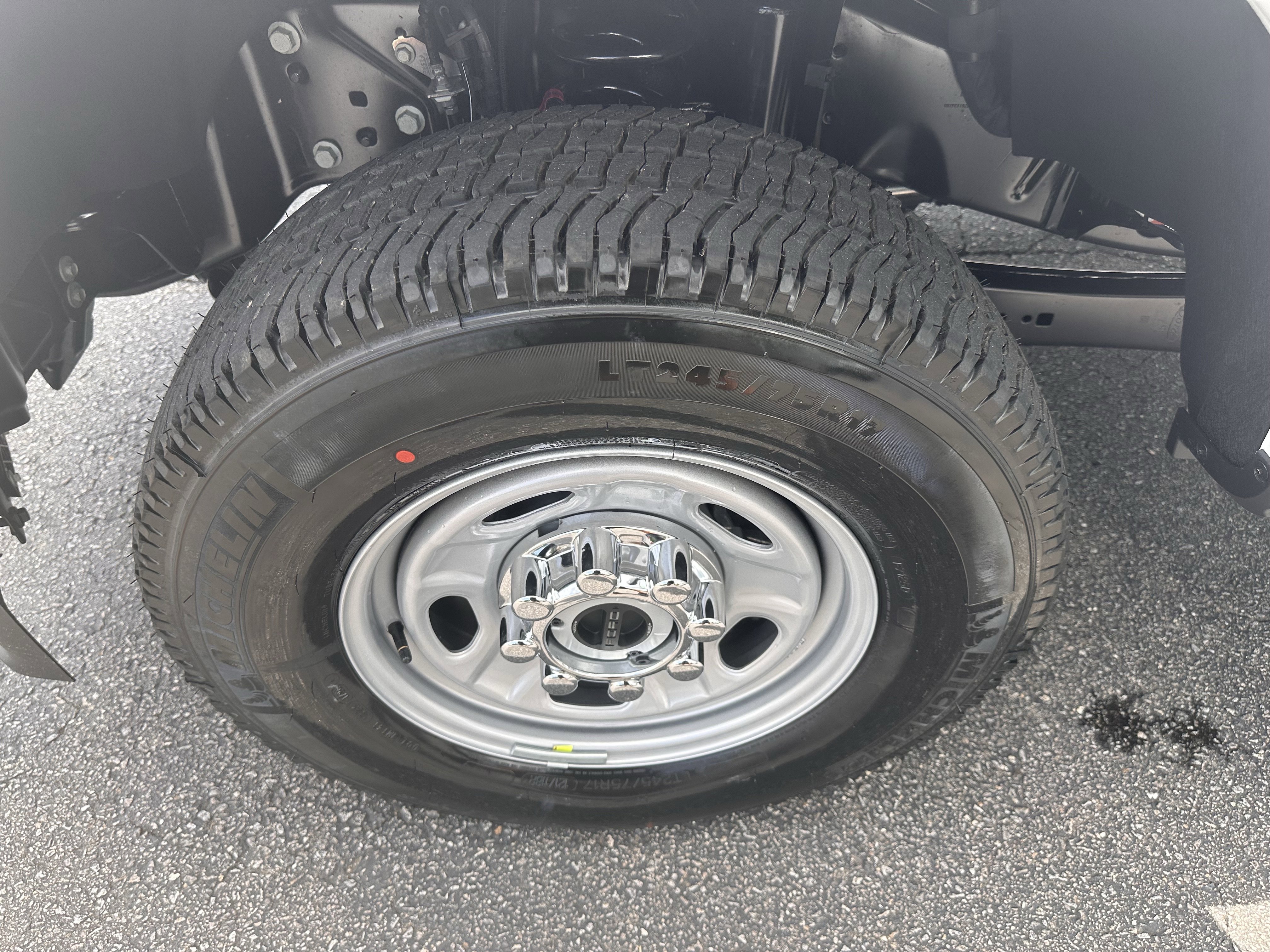 New 2026 Oxford White Ford F-250® XL image 28