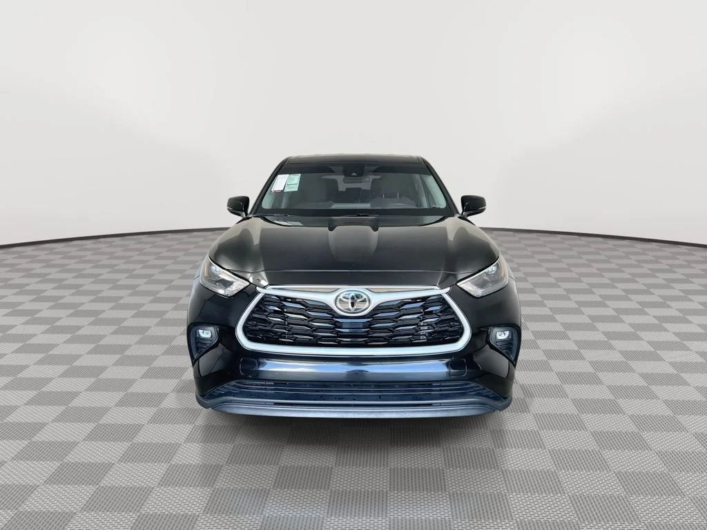 Used 2023 Black Toyota LE image 3