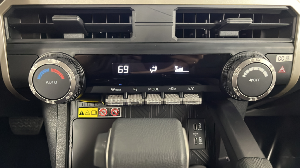 2025 Toyota Tacoma SR5 - Photo 31