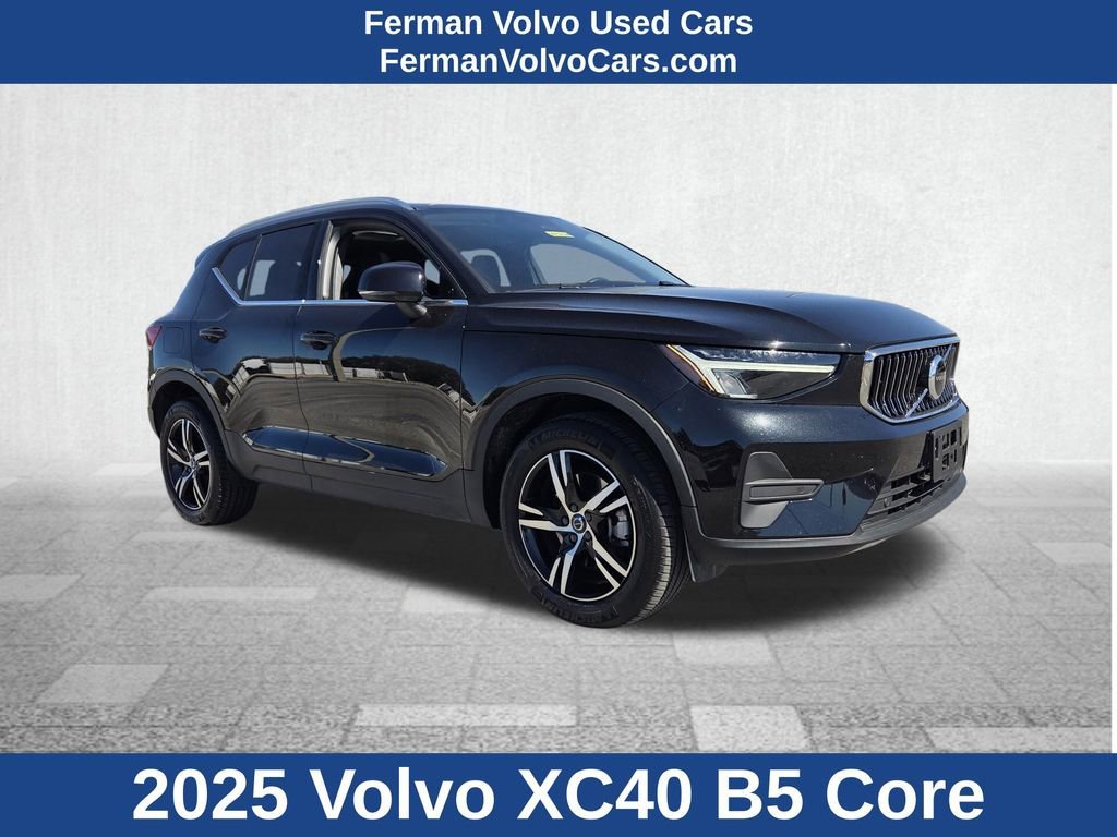 2025 Volvo XC40 Core