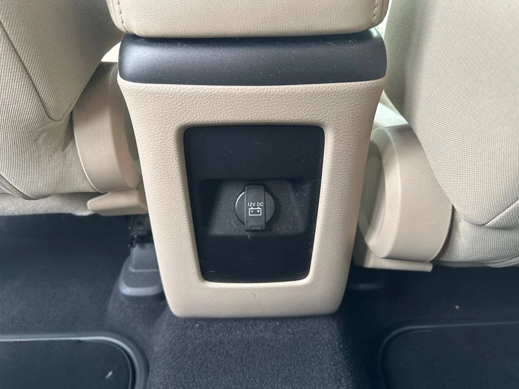 Used 2018 Blue Dodge SE image 21