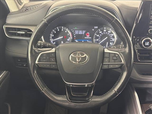 Certified Used 2020 CELESTIAL SILVER METALLIC Toyota  image 26