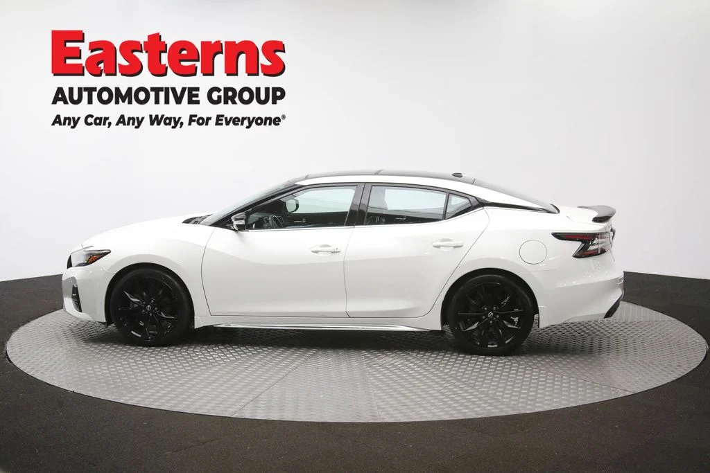 Used 2023 White Nissan SR image 65