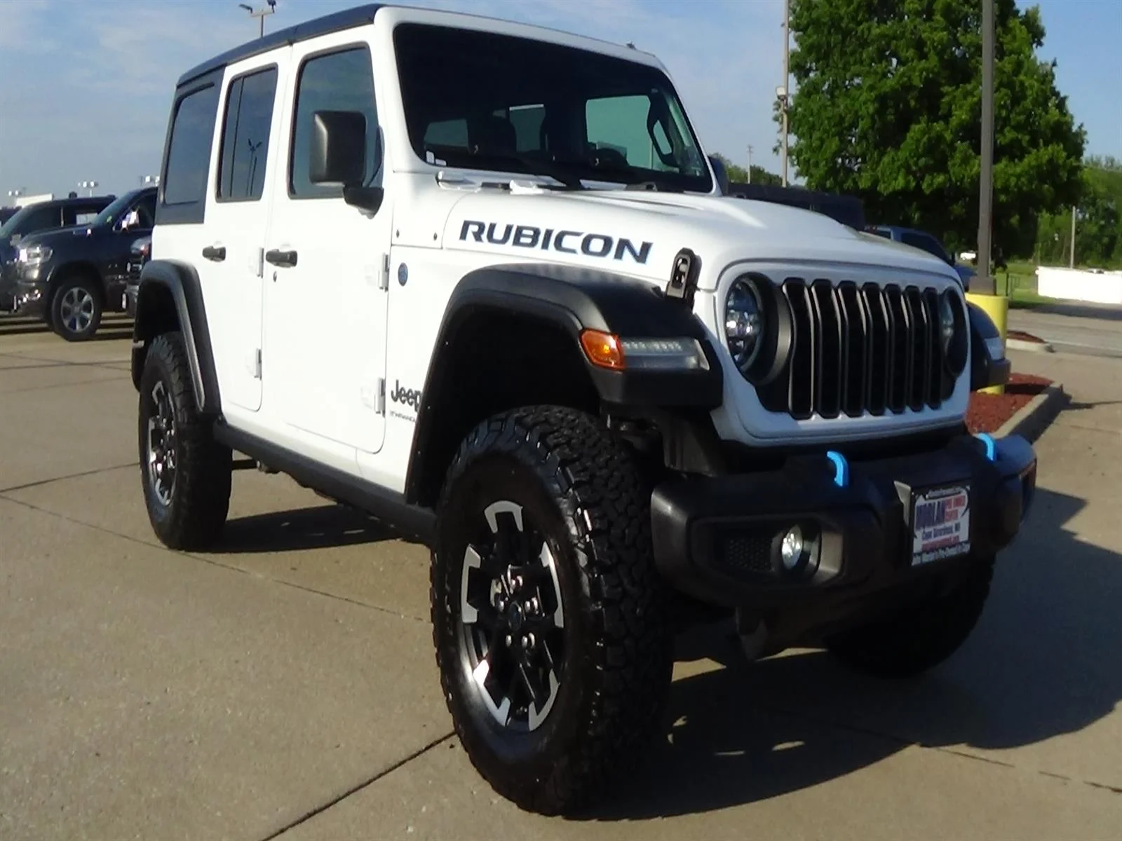 Certified Used 2025 Bright White Clear Coat (pw7) Jeep Rubicon 4xe image 4
