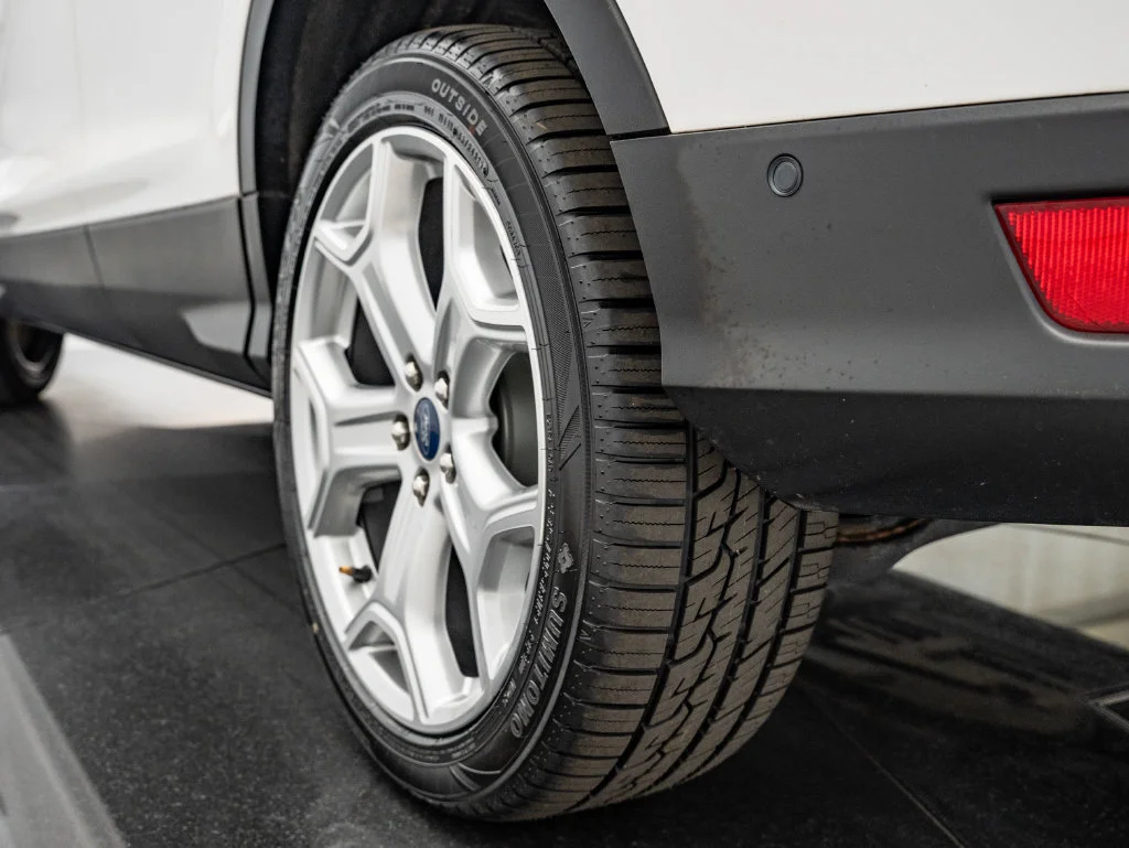 Used 2018 White Platinum Clearcoat Metallic Ford Titanium image 46