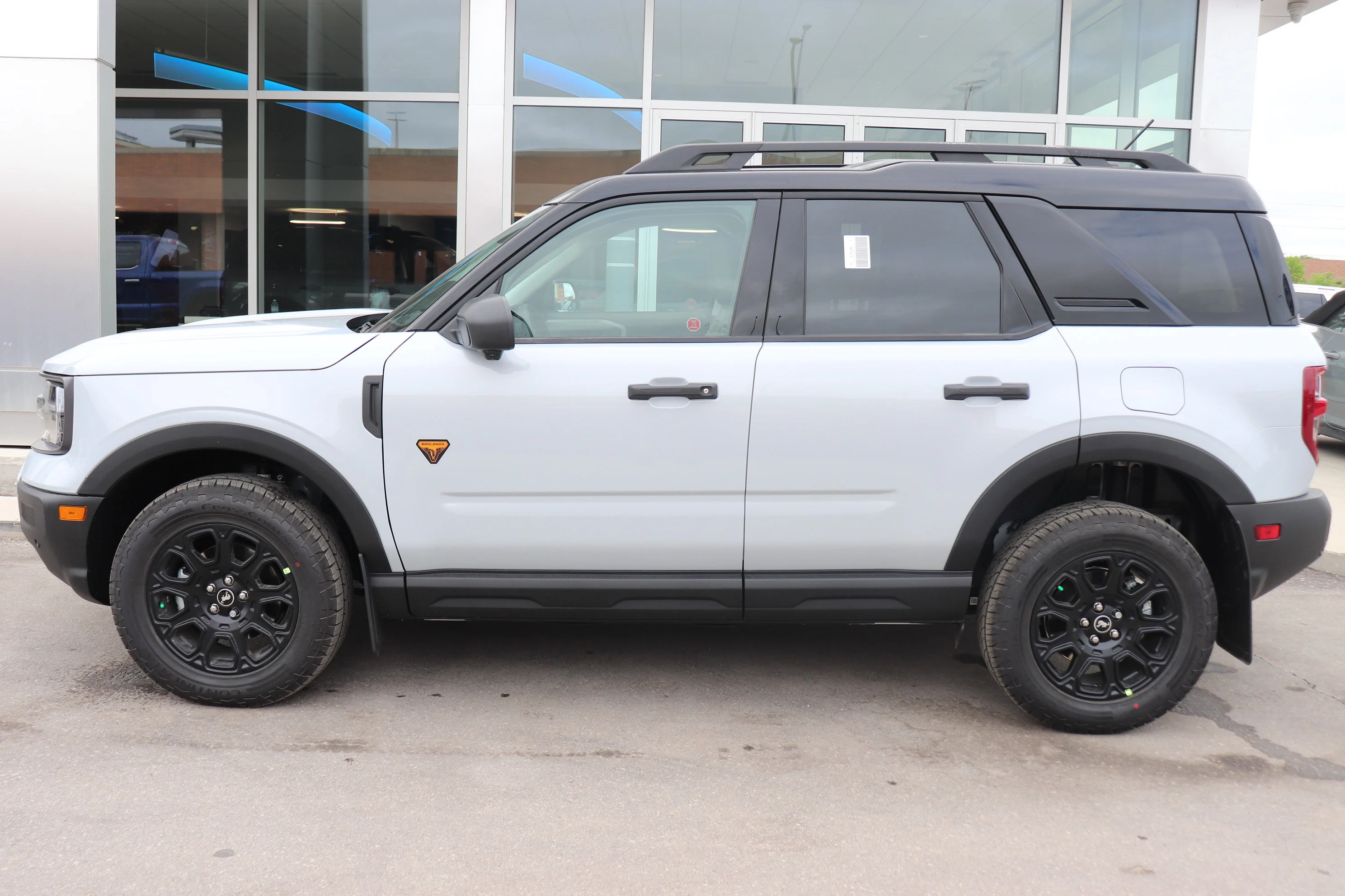New 2026 SPACE WHITE METALLIC Ford Badlands image 3